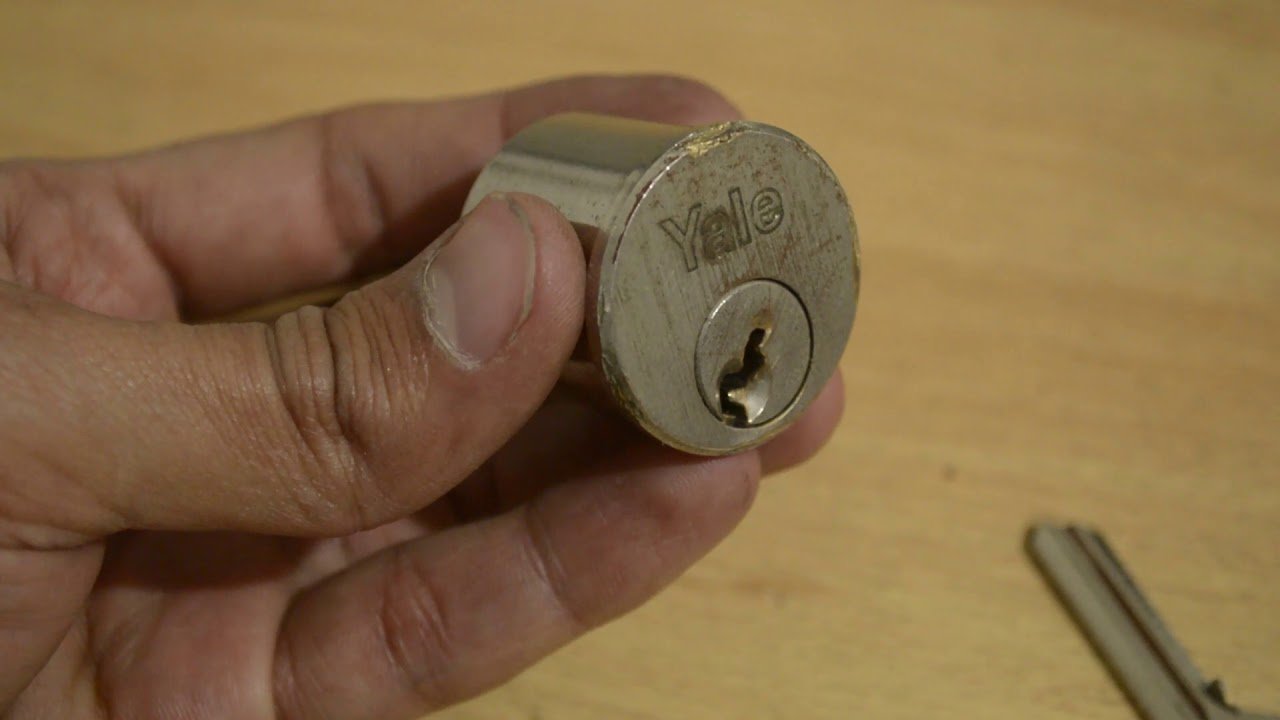 ¿Cómo hacer una llave para una cerradura cuando no la tenemos?